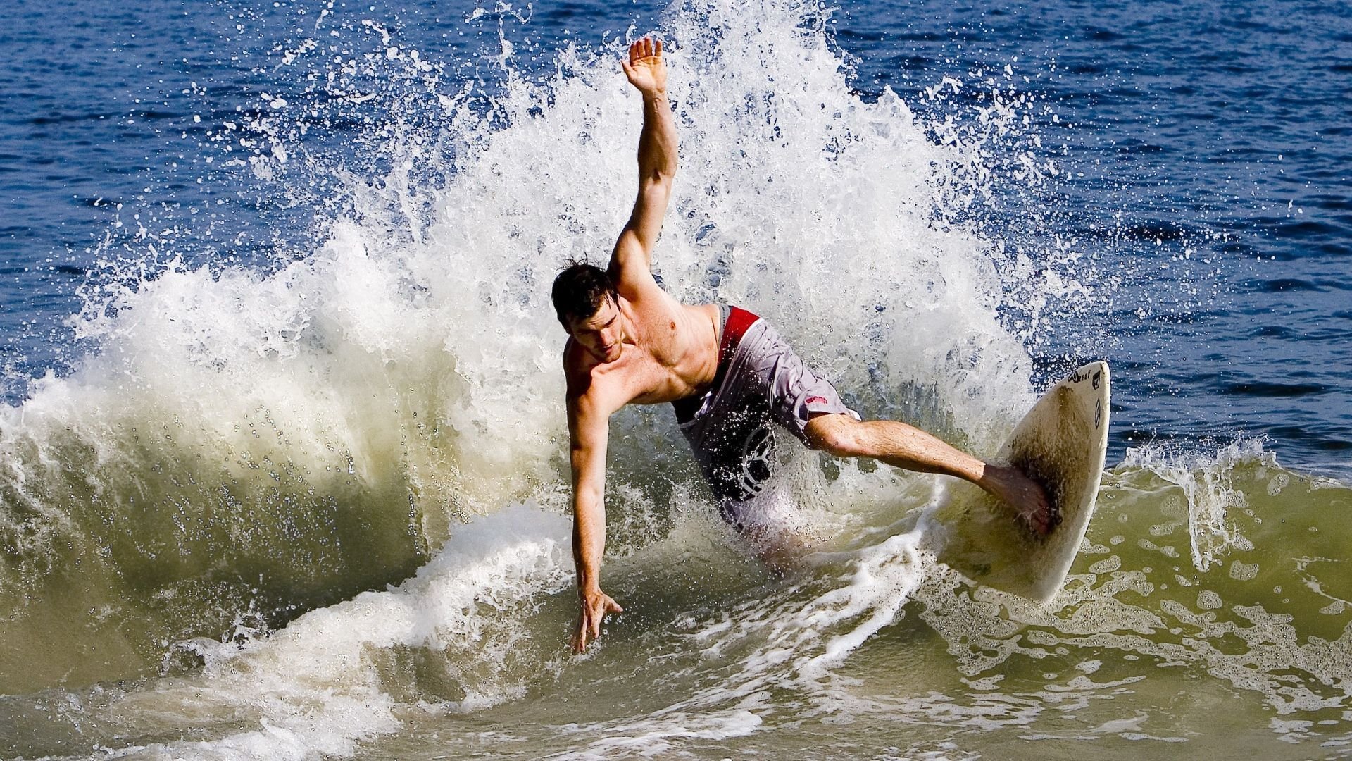 红土碾压草地?蒙特卡洛大师赛的商业狂潮与温网的贵族危机